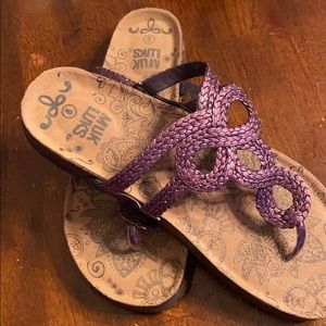 NWT Muk Luks Metallic Betsy Braided Sandals Size 9